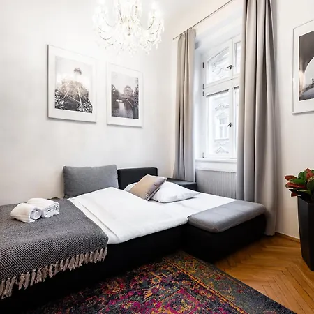 Elegant In New Town By Easybnb Premium *
