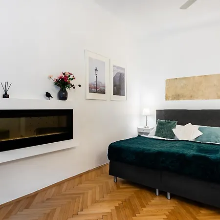 Elegant In New Town By Easybnb Premium * Prag